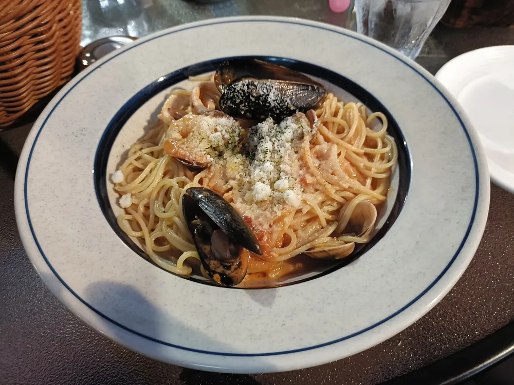 なぎさ橋珈琲 逗子店 シーフードトマトクリームパスタ